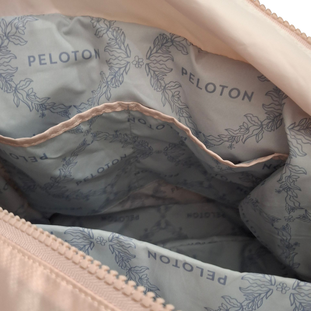 NWOT‎ Peloton x Oliver Thomas Kitchen Sink Pink Quilted Gym Bag - Picture 5 of 8